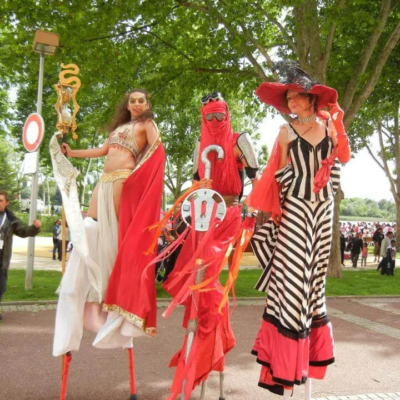Déambulations d'échassiers - La Compagnie Les Pléiades
